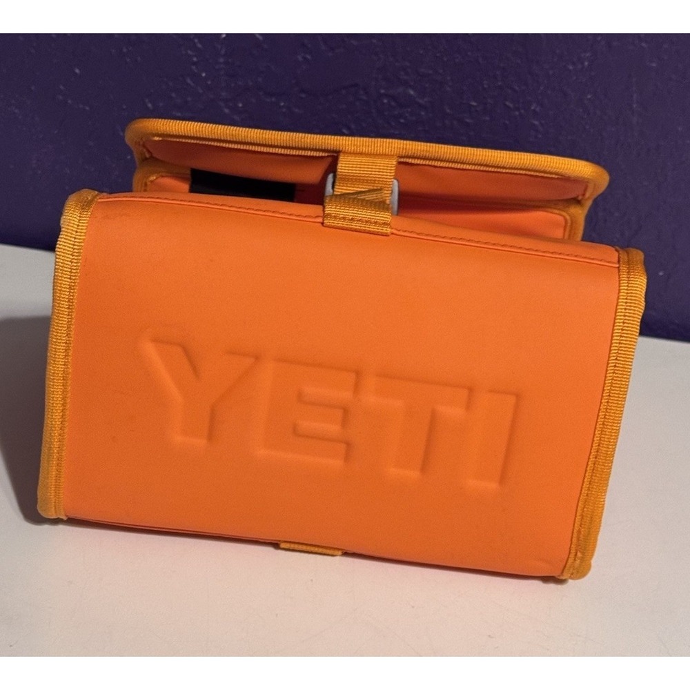 YETI Daytrip Lunch Bag Cooler King Crab Orange Rare Limited Edition Color - Picture 2 of 5